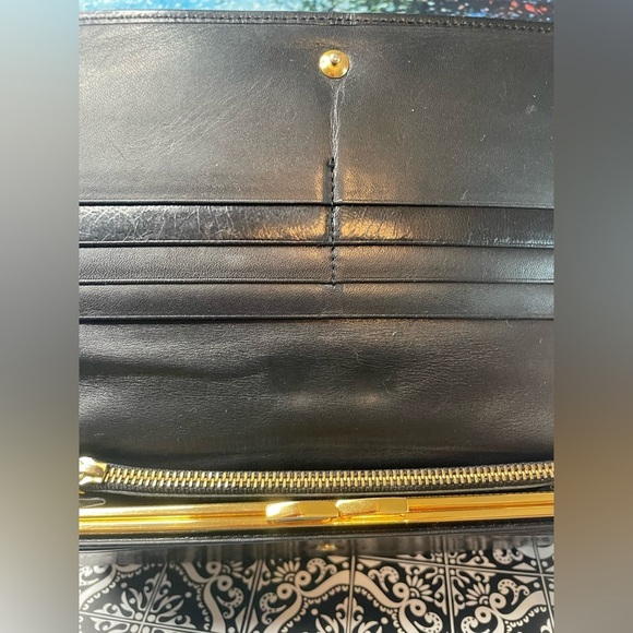 Yves Saint Laurent Vintage Black Soft Leather Wallet. Beautiful condition. - Picture 6 of 15